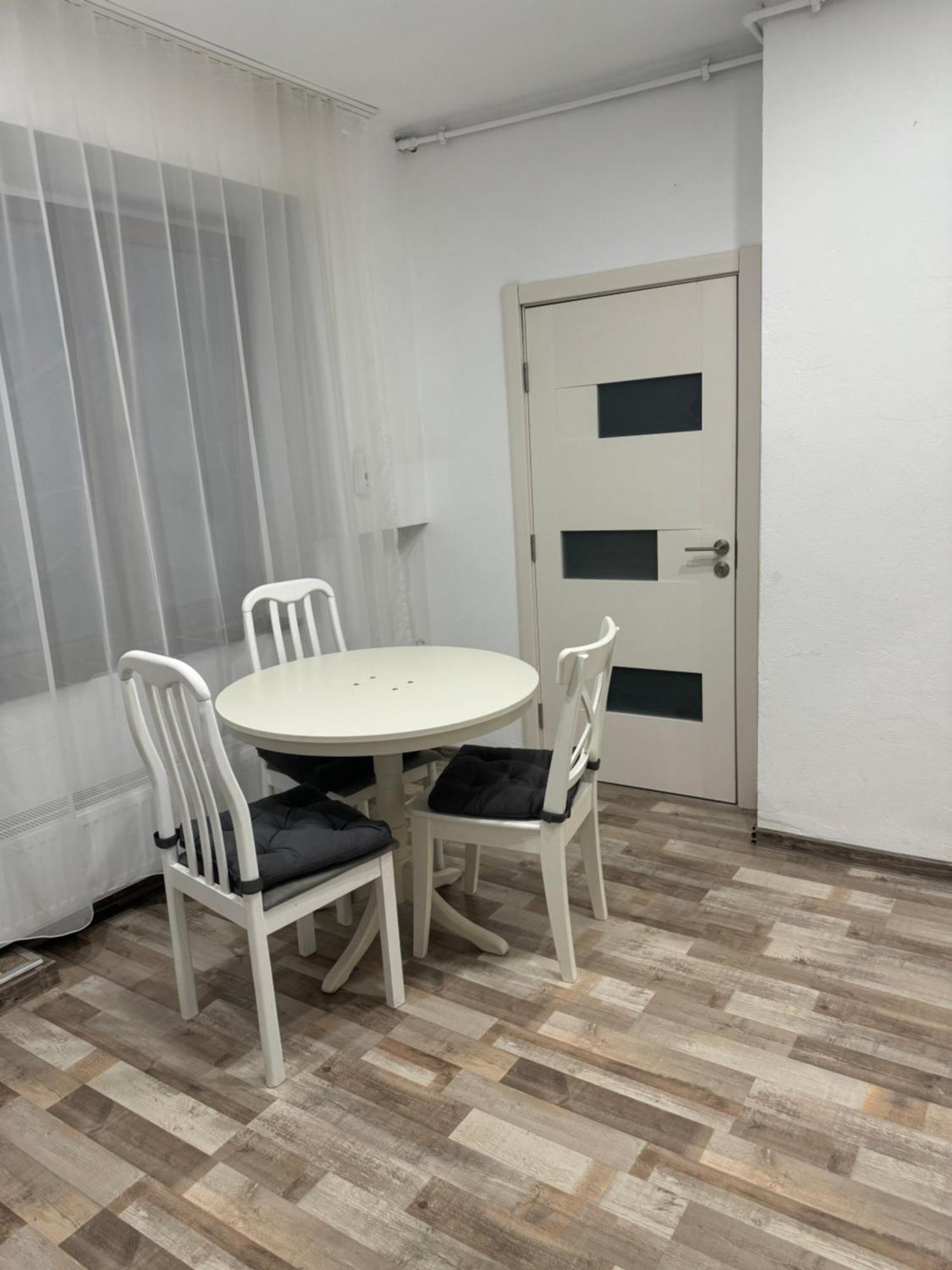 Апартаменты Apartament Diaconu Coresi Брашов Экстерьер фото